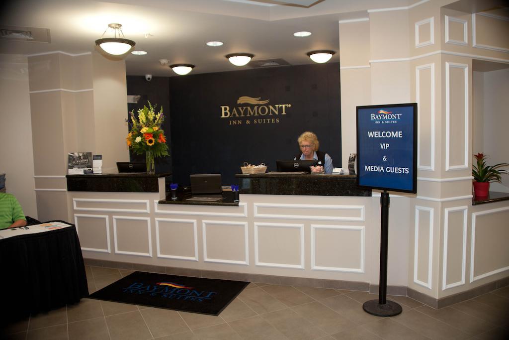 Отель Baymont By Wyndham Эри Экстерьер фото